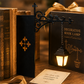 📚 Miniatűr, retro lámpa – utcai lámpa alakú könyvtámasz – dekoratív és meleg fényű ✨